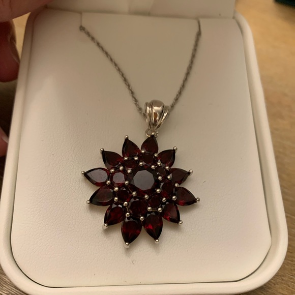 Rich Dark Garnet Flower Pendant - Picture 2 of 11